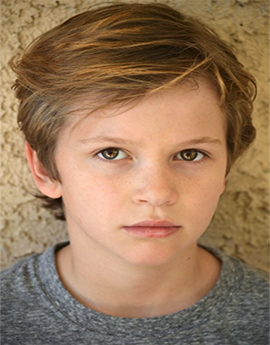 Gabriel Bateman é Martin